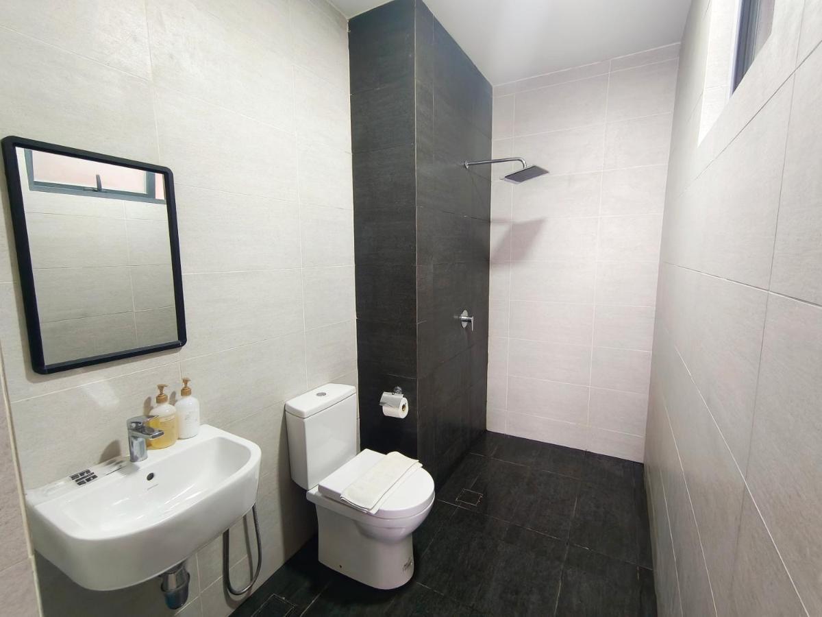 One Bedroom Troika Kota Bharu By Aghome, Modern Design Экстерьер фото