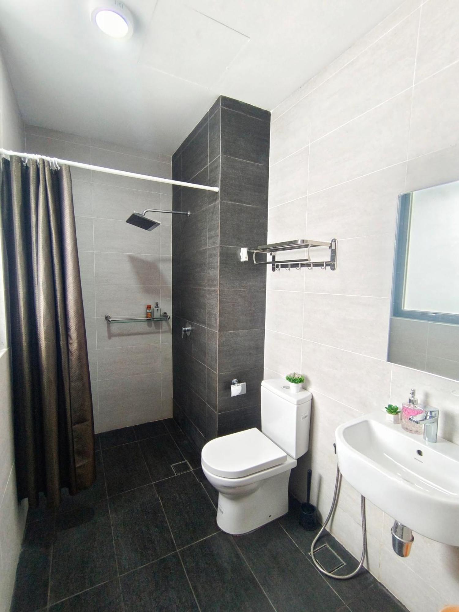 One Bedroom Troika Kota Bharu By Aghome, Modern Design Экстерьер фото